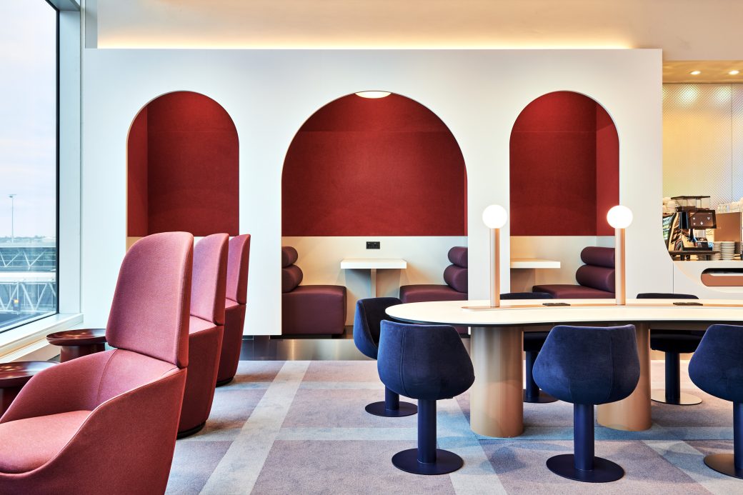 De oneworld lounge zit op de plek van de oude British Airways lounge
